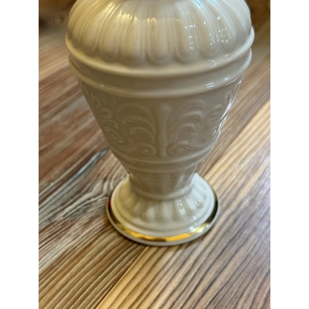 LENOX ATHENIAN COLLECTION VASE 7